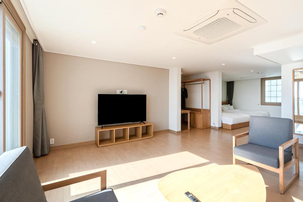 Heyy Seogwipo Hotel Eksteriør billede